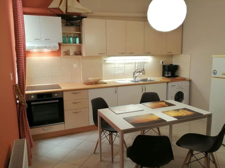 Central Spacious Apartment 70Sqm Триполис Екстериор снимка